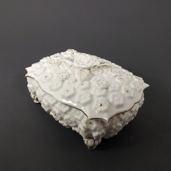 Collectible Ardalt Japan White Ceramic Jewelry Box with Roses and Gold Accents - Picture 4 of 8